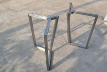 Load image into Gallery viewer, 28&#39;&#39; Bracket Metal Table Base - ivadecorstudio