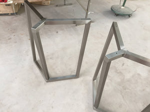 28'' Bracket Metal Table Base - ivadecorstudio